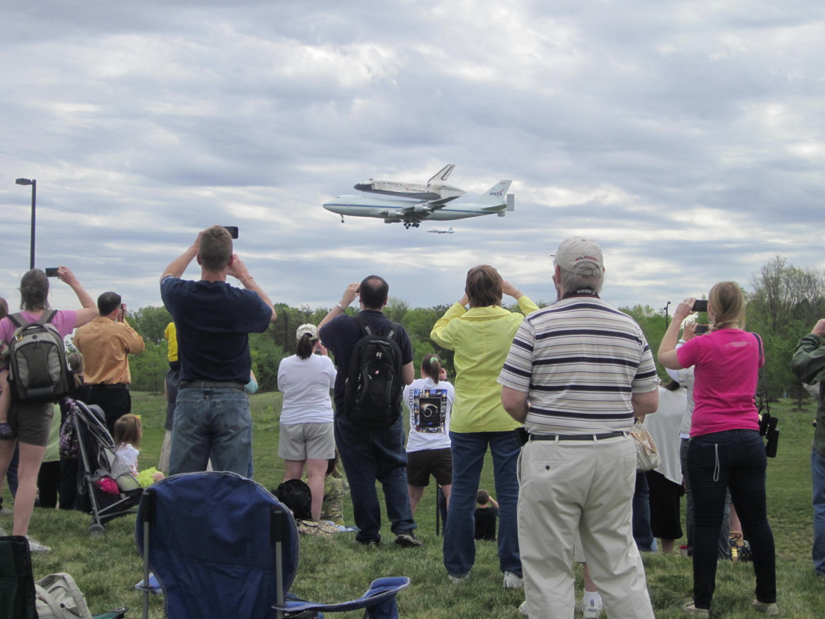 Fans Greet Shuttle Carrier Aircraft and Shuttle Discovery