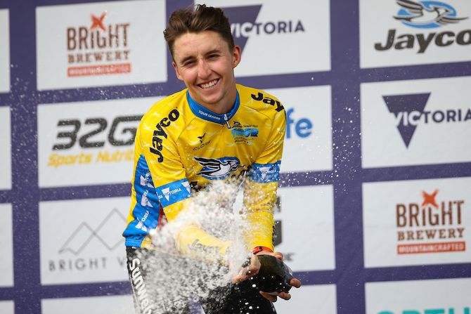 Sunweb&rsquo;s Jai Hindley defended his yellow leader&rsquo;s jersey on stage 3