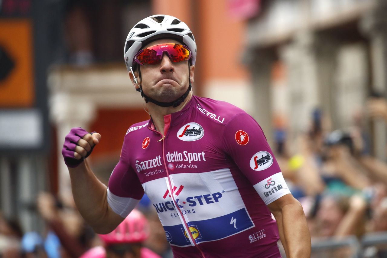 Elia Viviani wins stage 13
