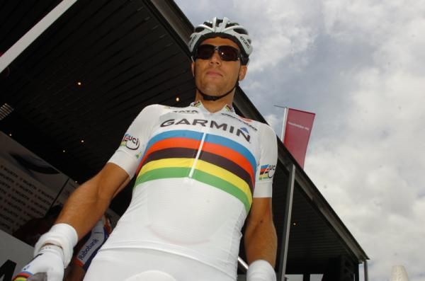 Thor Hushovd (Garmin-Cervelo) signs in at the start of the stage