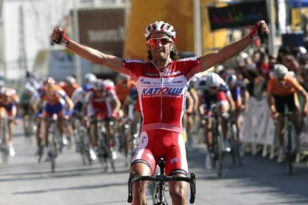 Daniel Moreno (Katusha) wins the final stage at the Vuelta a Andalucia.