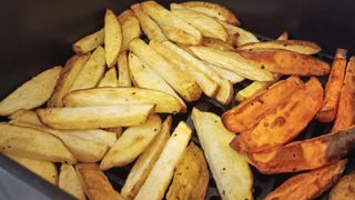 Chips cooked in Cosori Turbo Blaze Air Fryer 6qt