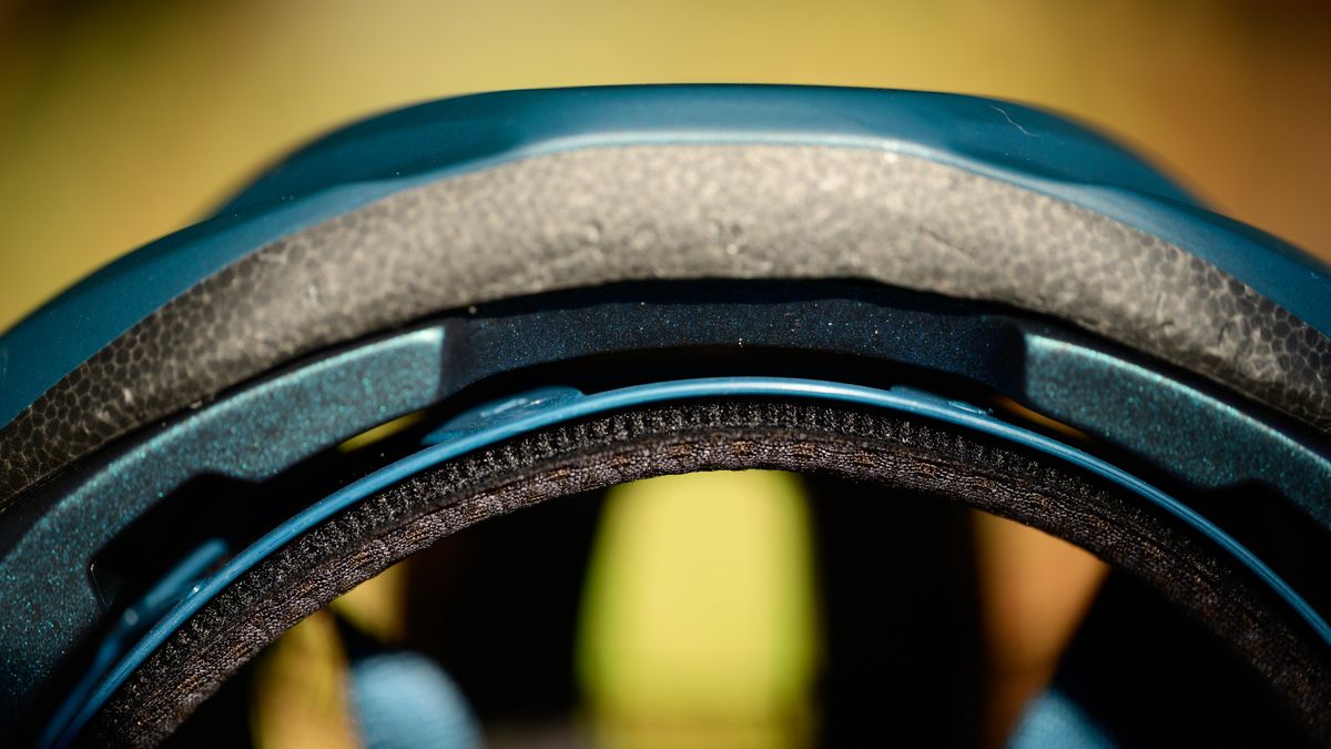 Giro Aries Spherical back of brow pad