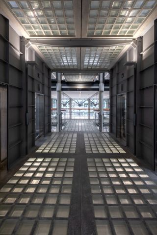 Corridor with glass and concrete
