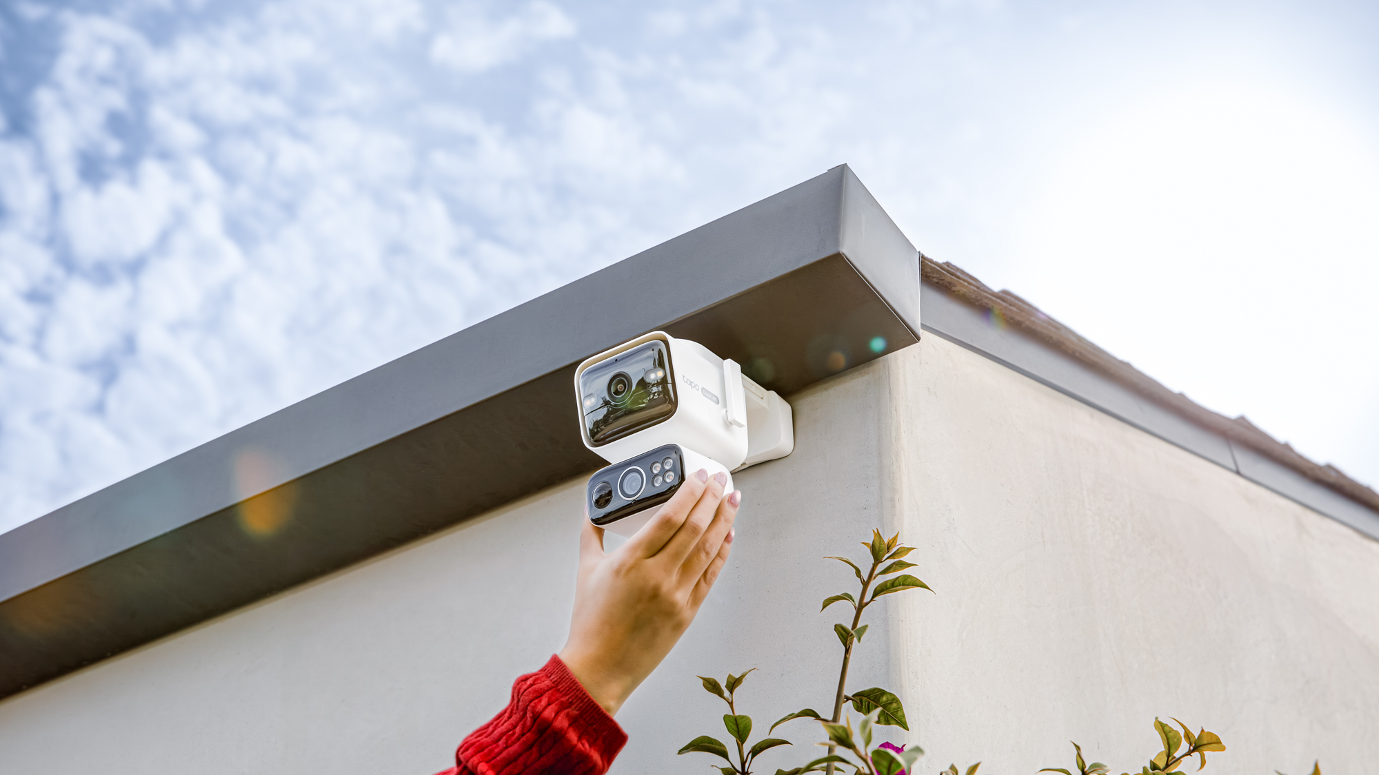 Adjusting the TP-Link Tapo C675D security camera