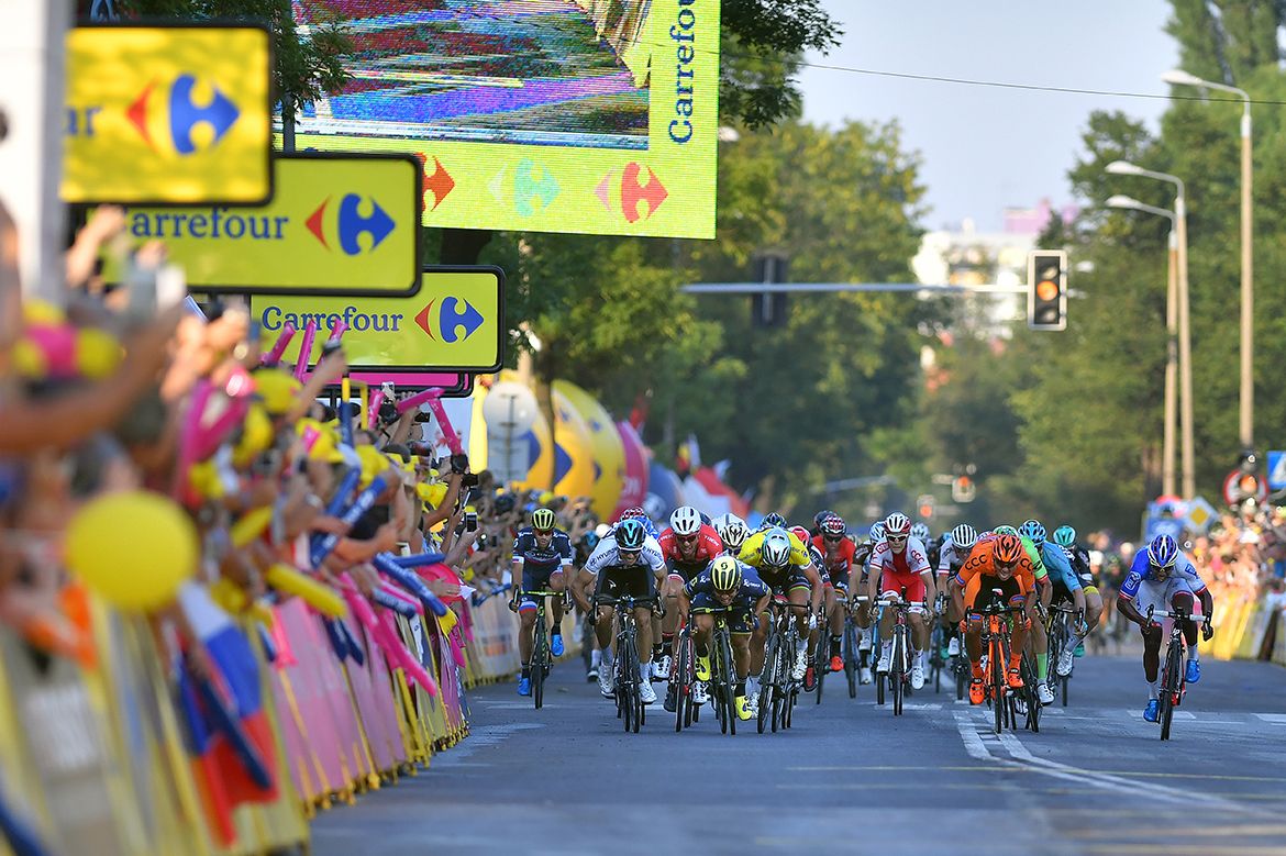 The final sprint on stage 4 of the Tour de Pologne
