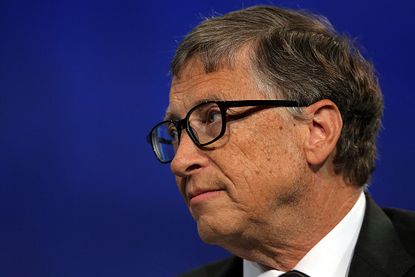 Bill Gates is on neither side of the Apple/FBI debate. 