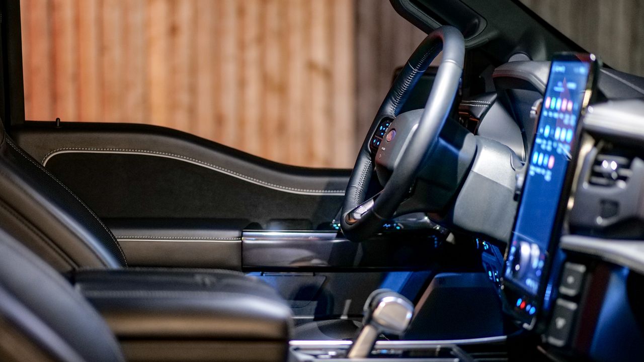 2025 Ford F-150 Lightning test drive.
