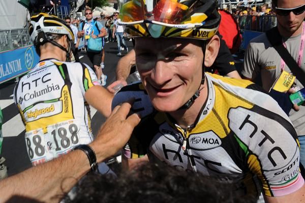 A happy and relieved Andre Greipel (HTC - Columbia) after his victory on stage 18.