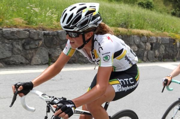 Amanda Miller (HTC-HighRoad) was in an early break with Ruth Corset (Bizkaia - Durango)