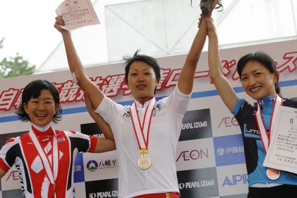 Mayuko Hagiwara wears her new Japanese champion jersey