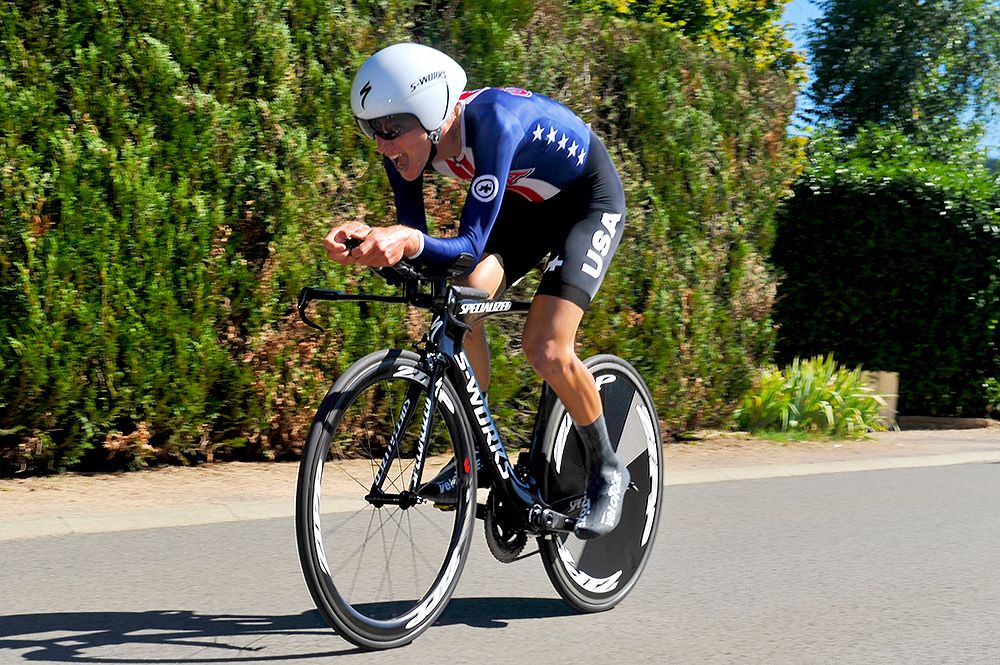 Adrien Costa rides to victory in the Tour de l'Avenir time trial