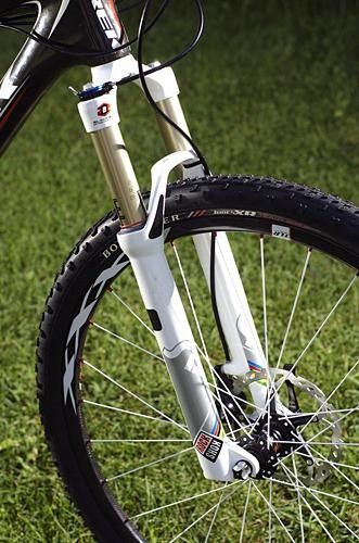 A top-end RockShox SID World Cup is on the 9.9 SSL.