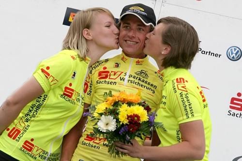 Patrik Sinkewitz (PSK Whirlpool-Author) on the podium to receive the yellow jersey.