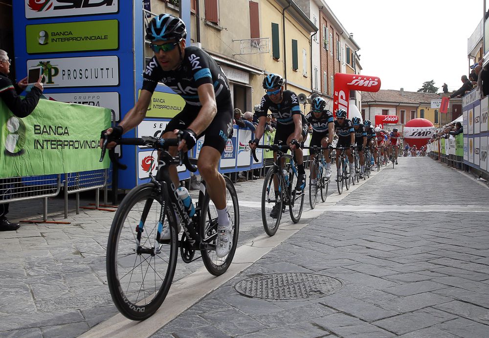 Team Sky on the front at Coppi e Bartali