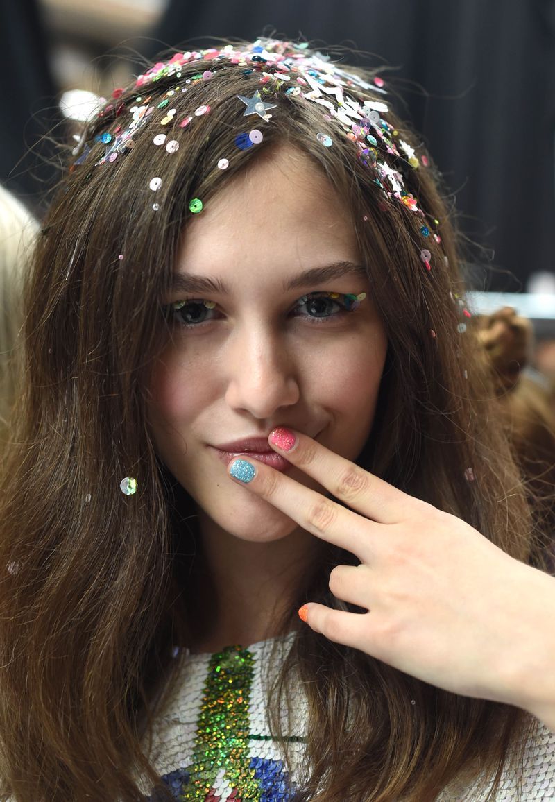 7 Photos That Will Convince You to Try Confetti Hair This NYE