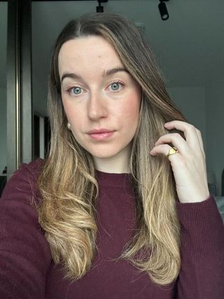 Junior beauty editor Grace Lindsay wearing burgundy mascara