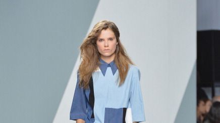 Sleeve, Trousers, Shoulder, Fashion show, Collar, Joint, Outerwear, Denim, Style, Runway,
