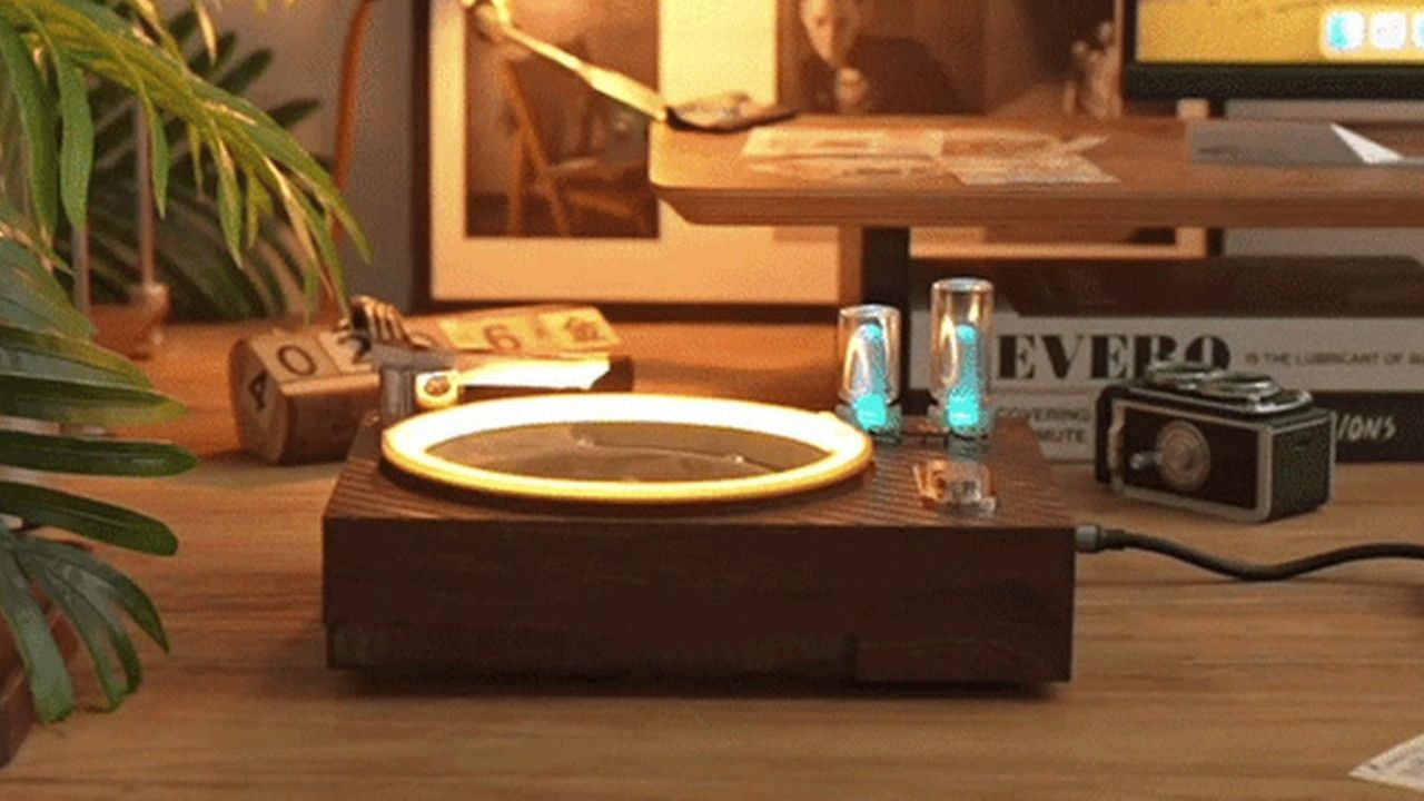 Looks like a vinyl deck but this retro turntable plays an altogether different tune