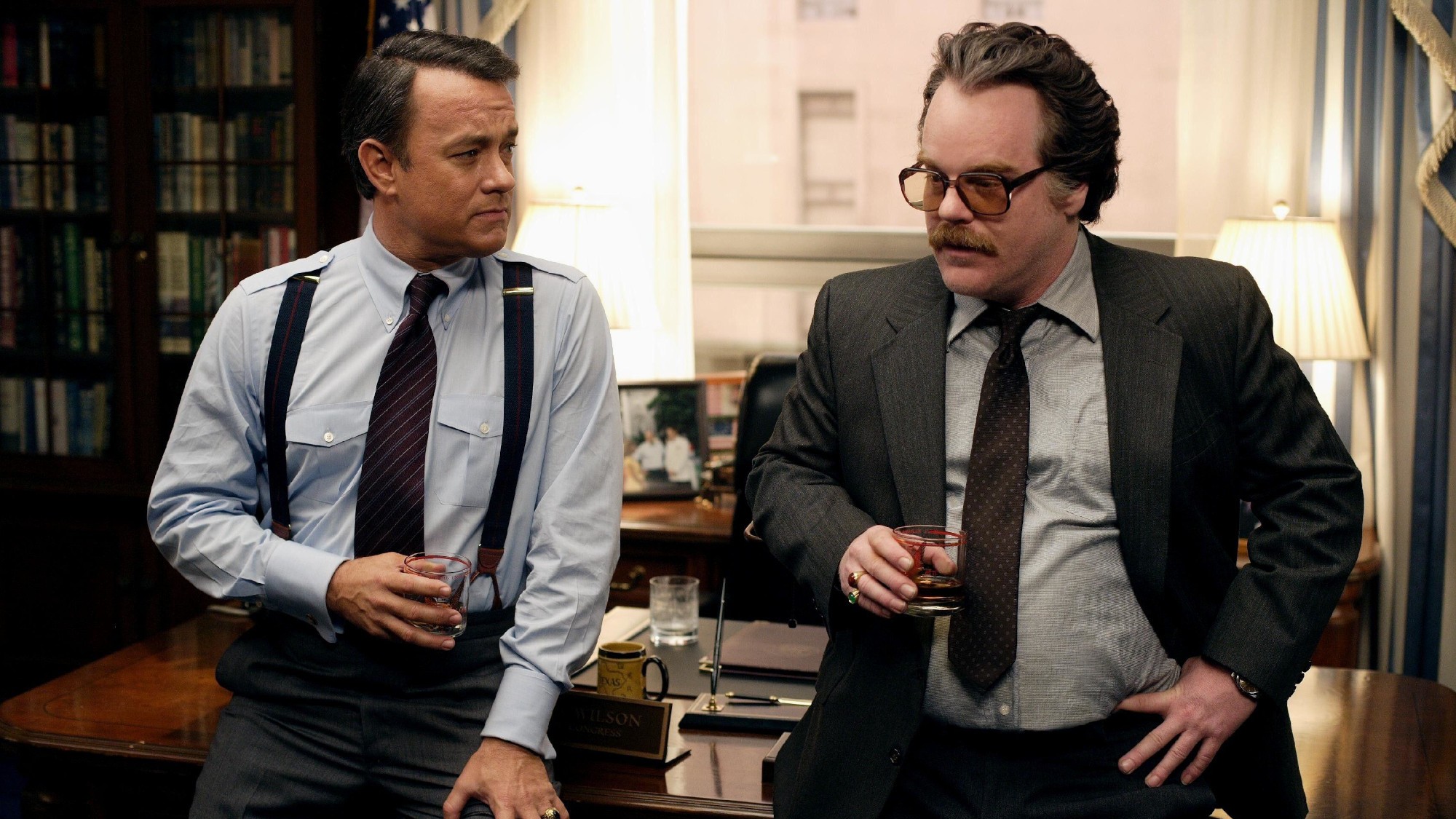 Tom Hanks and Philip Seymour Hoffman in Charlie Wilson's War