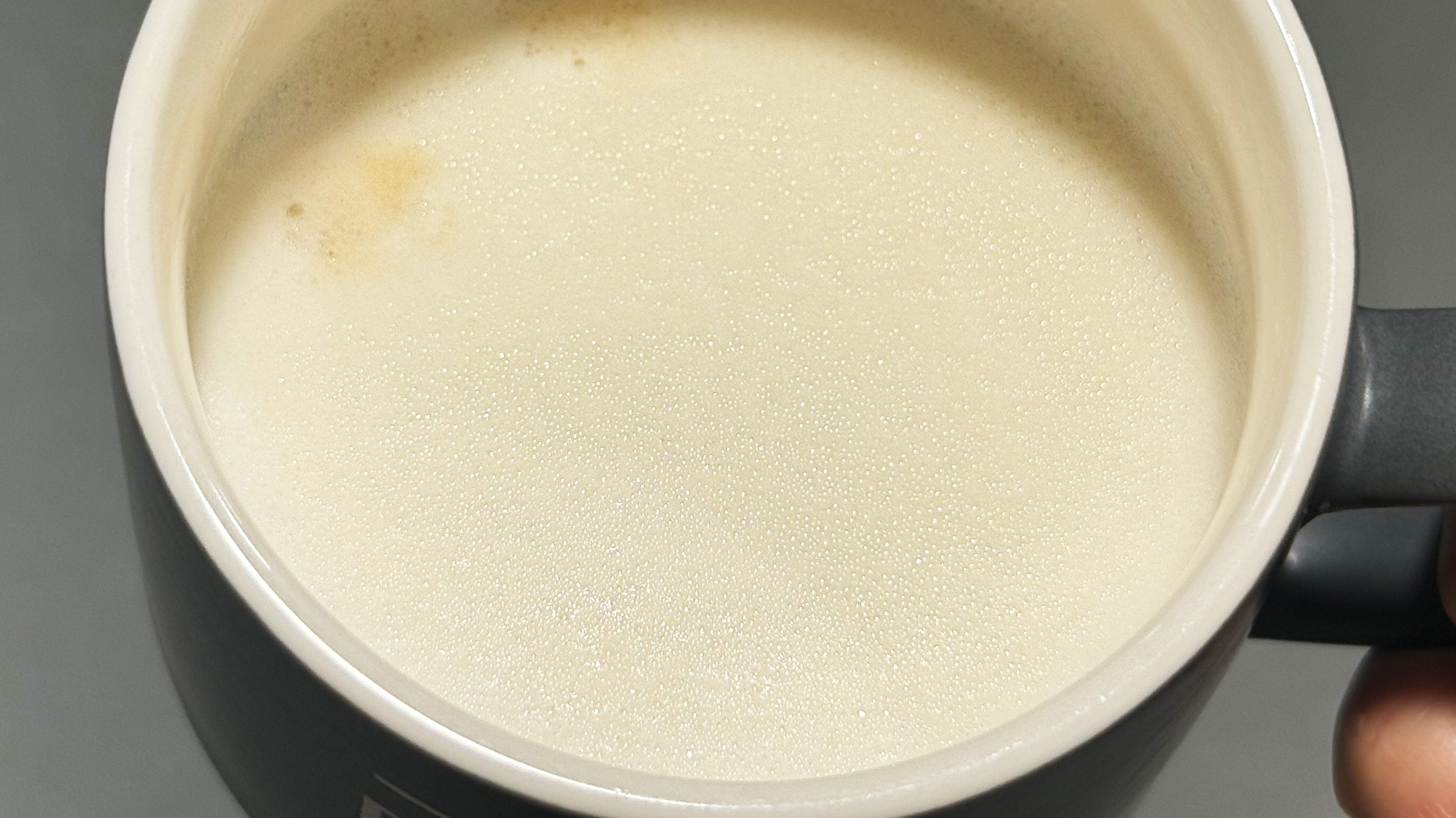 photo of coffee made on the de'longhi magnifica duo