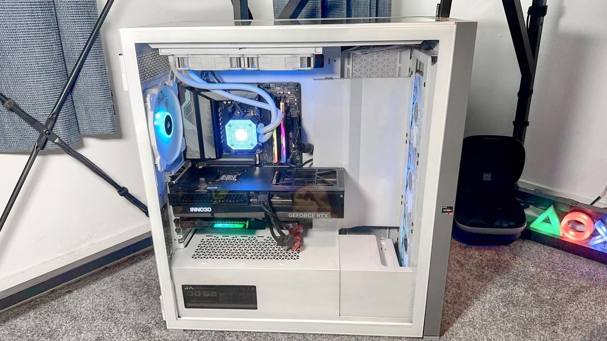 An Nvidia RTX 4090 desktop PC in a white Corsair case.