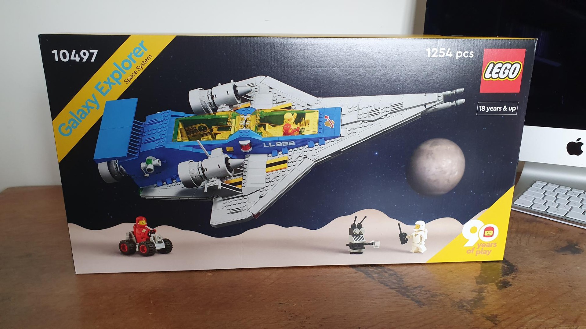 Lego Icons Galaxy Explorer 10497 box
