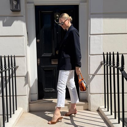 Brooke Ely Danielson wearing kitten heels