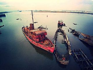 Arthur Kill Boat Graveyard