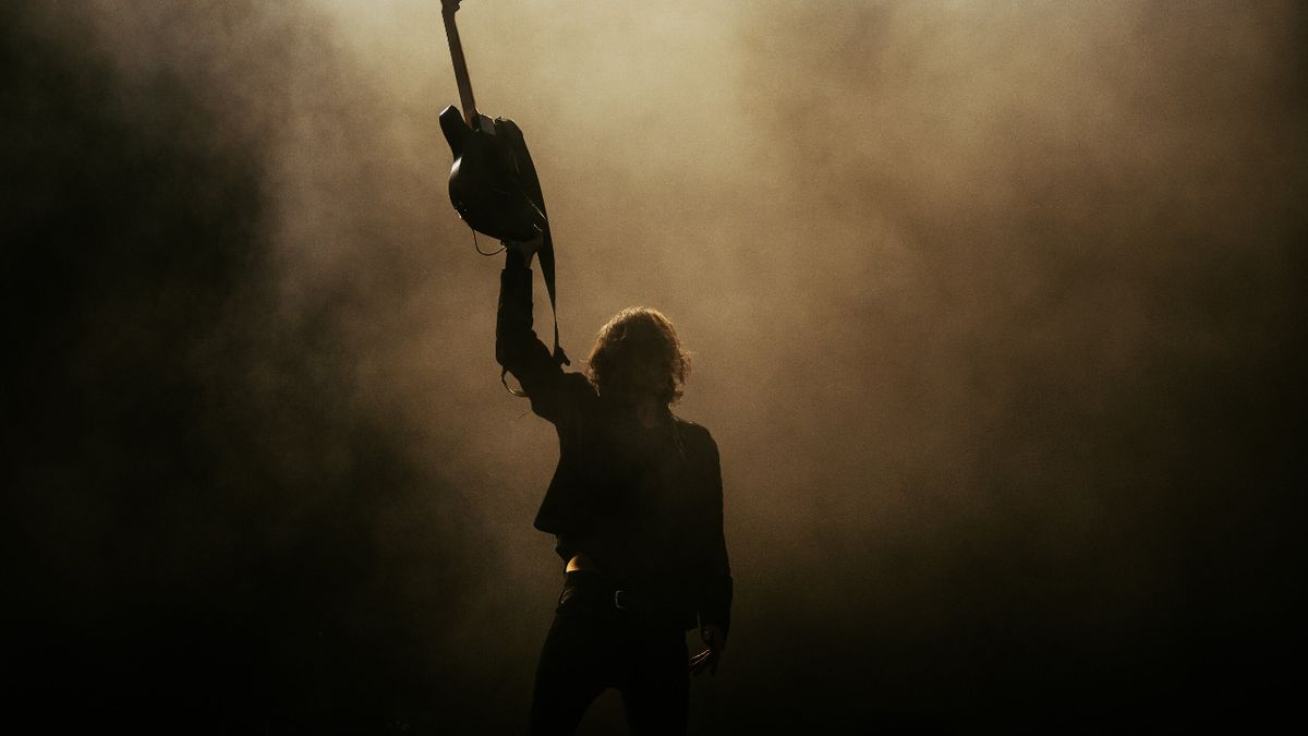 Catfish And The Bottlemen on stage