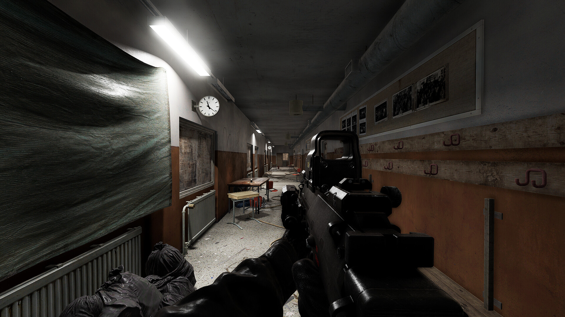 Road to Vostok screenshot of a gun aimed down a hallway