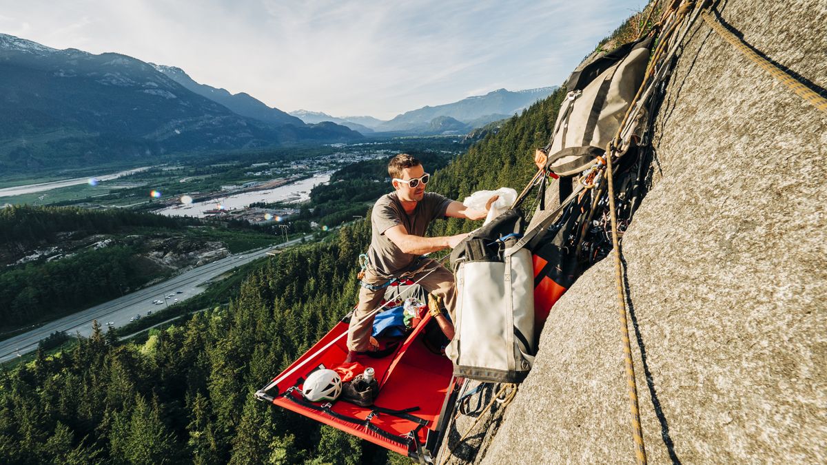 How do rock climbers sleep? to the world of cliff camping