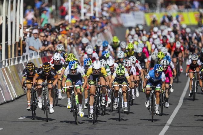 The peloton wind up for the sprint in the Santos Women's Tour