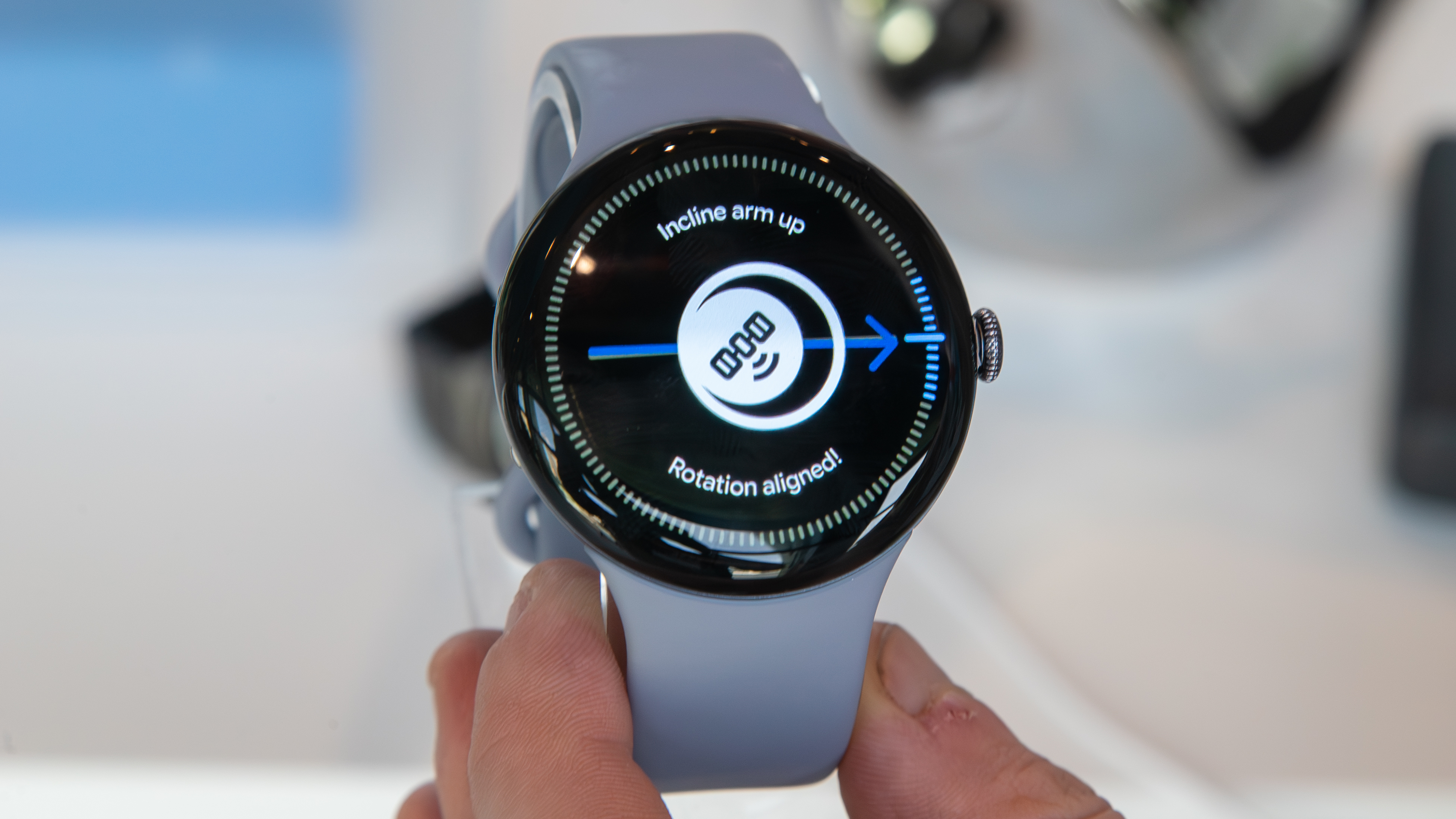 Pixel Watch 4 searching for a satellite connection