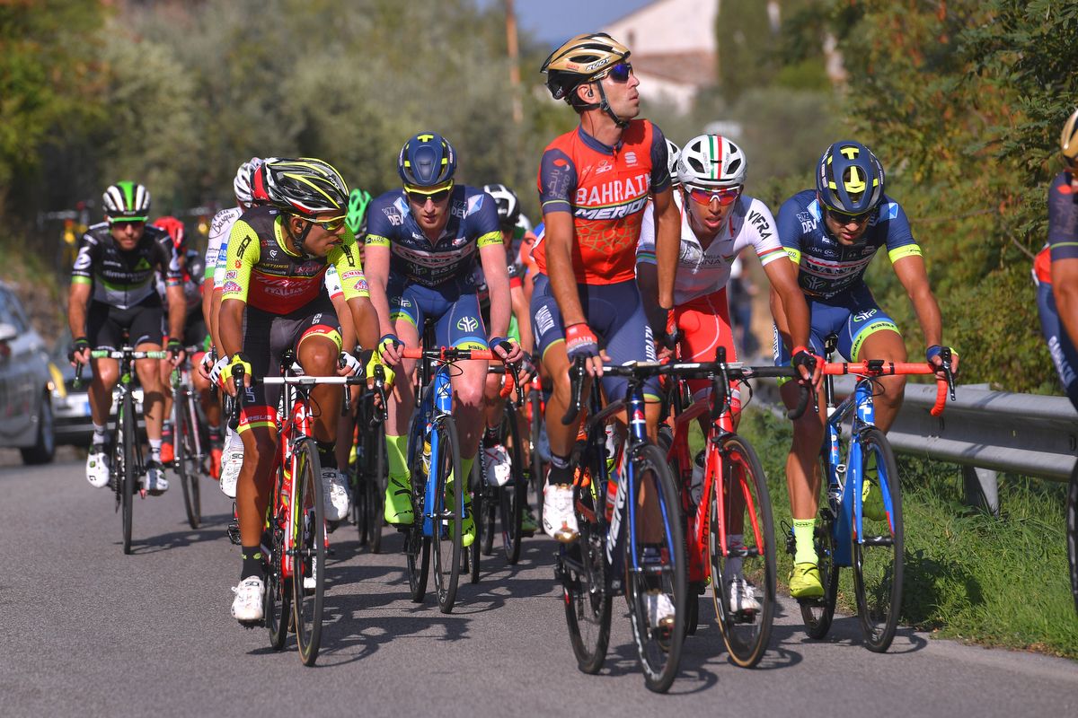 Vincenzo Nibali (Bahrain-Merida) checking the front of the peloton