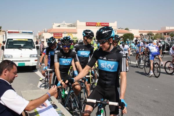 Bradley Wiggins (Sky) signs on in Dukhan.