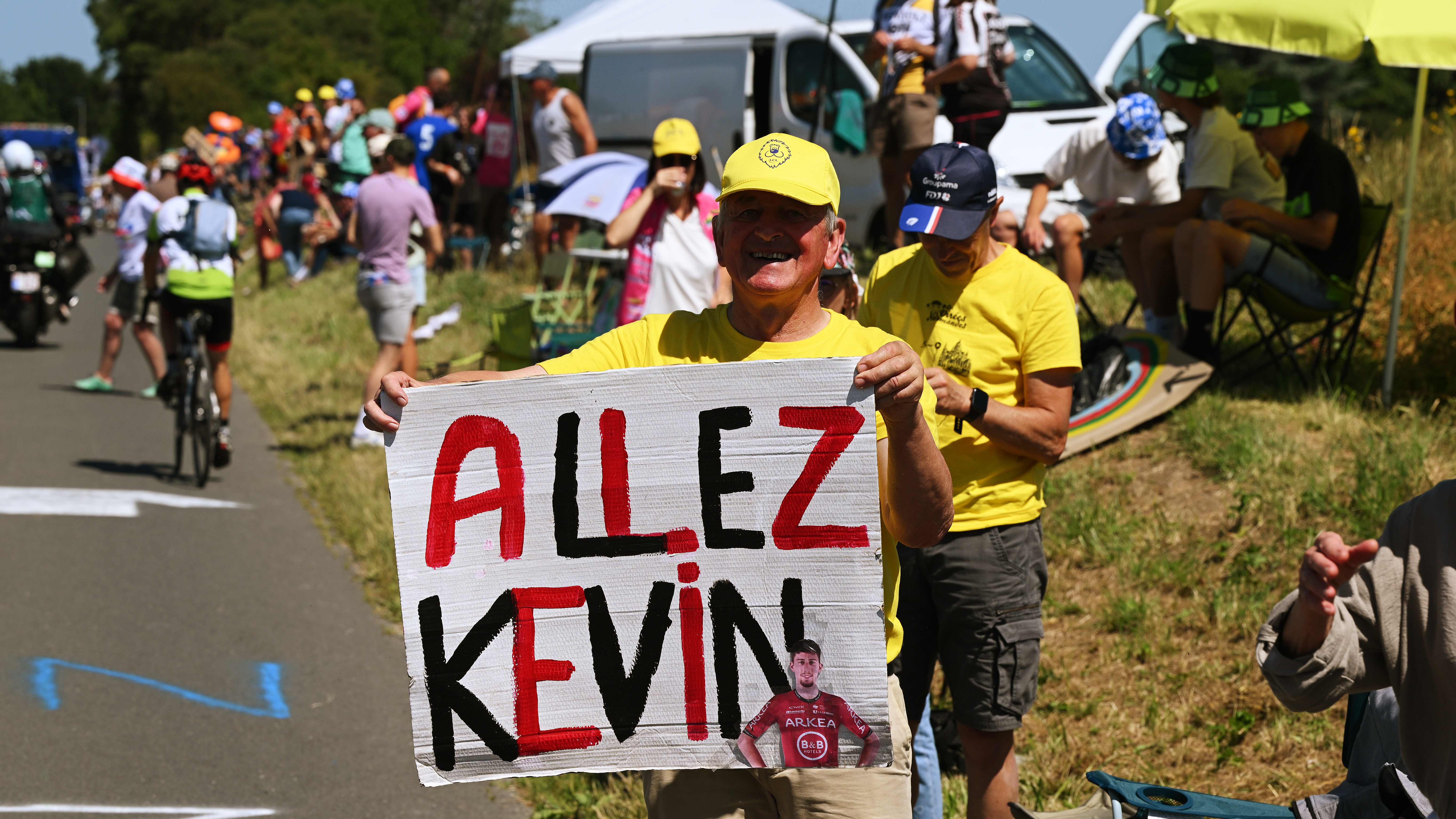 Kevin Vauquelin supporters holds up 'Allez Kevin' on TDF Stage 5