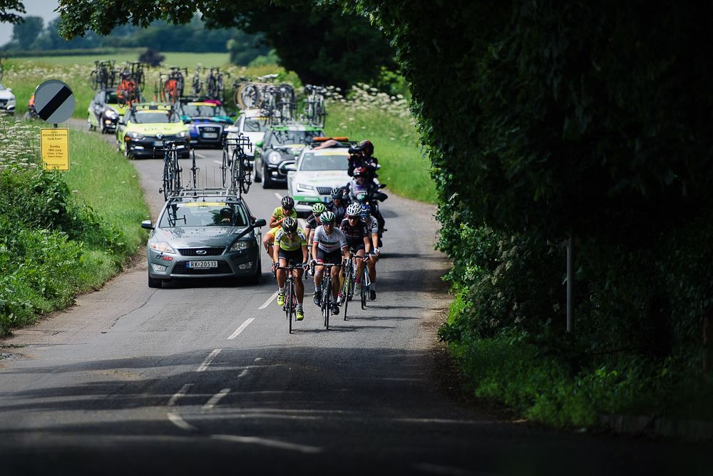 Boels marshall the front of the peloton at Aviva Women's Tour 2016 - Stage 5.