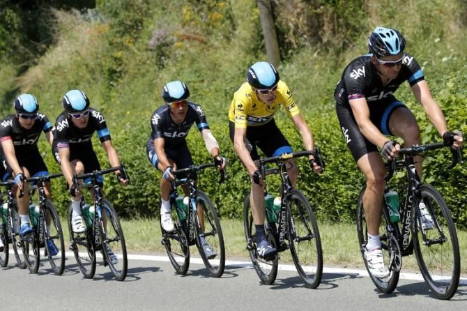 Chris Froome (Sky) is protected by his teammates