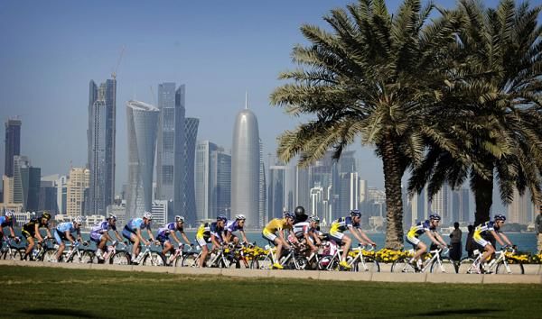The peloton wraps up the final stage of the Tour of Qatar.