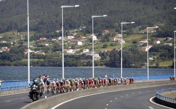 The peloton on stage 13 of the Vuelta a Espana.