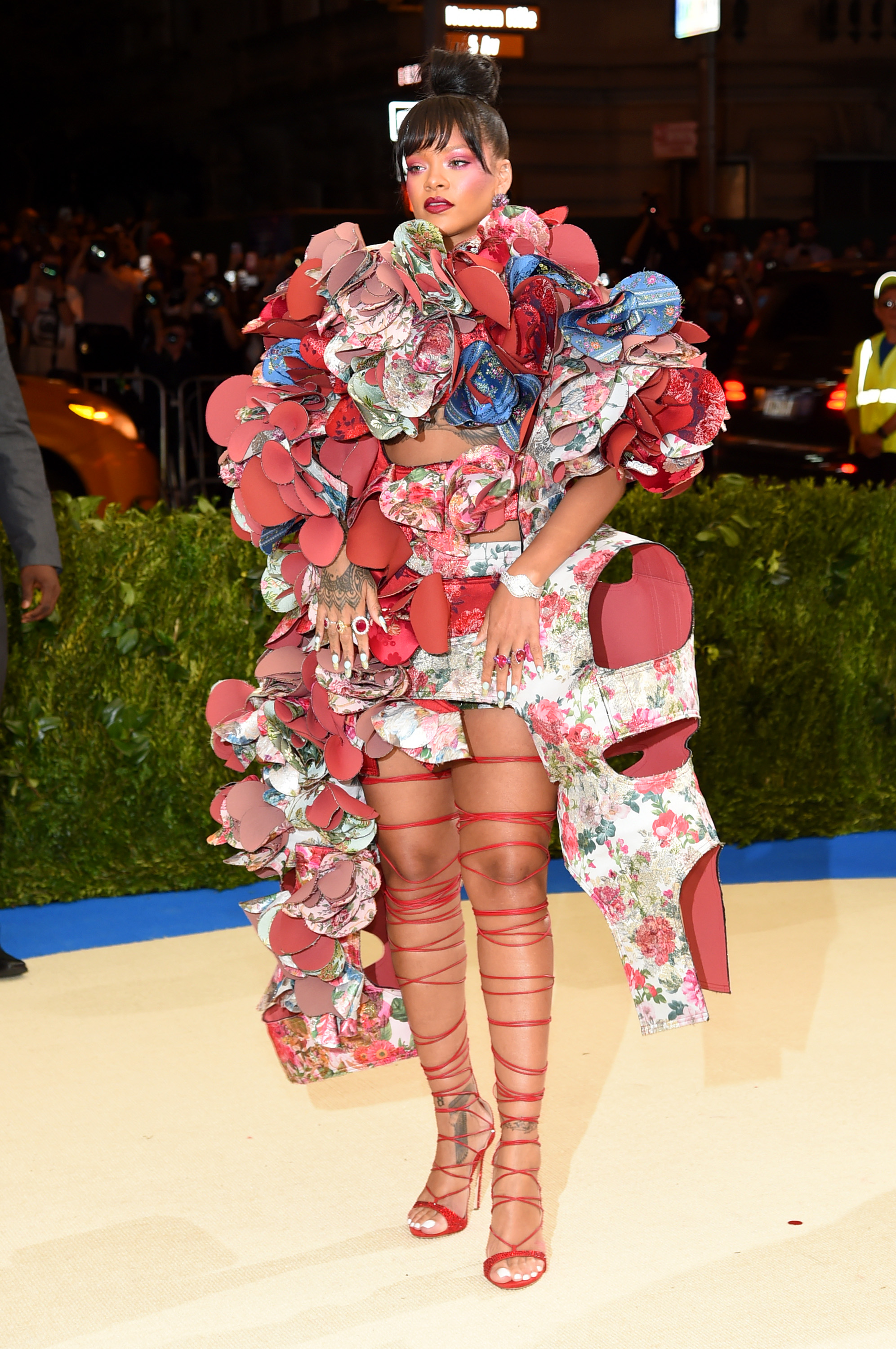 NEW YORK, NY - MAY 01: Rihanna attends the "Rei Kawakubo/Comme des Garcons: Art Of The In-Between" Costume Institute Gala at Metropolitan Museum of Art on May 1, 2017 in New York City. (Photo by Jamie McCarthy/FilmMagic)