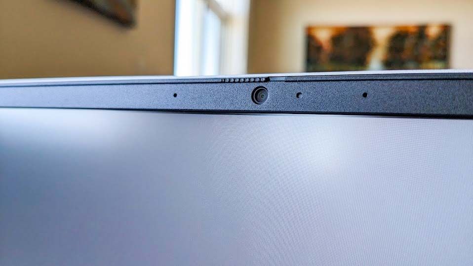 Dell Inspiron 16 Plus 7630 webcam open.