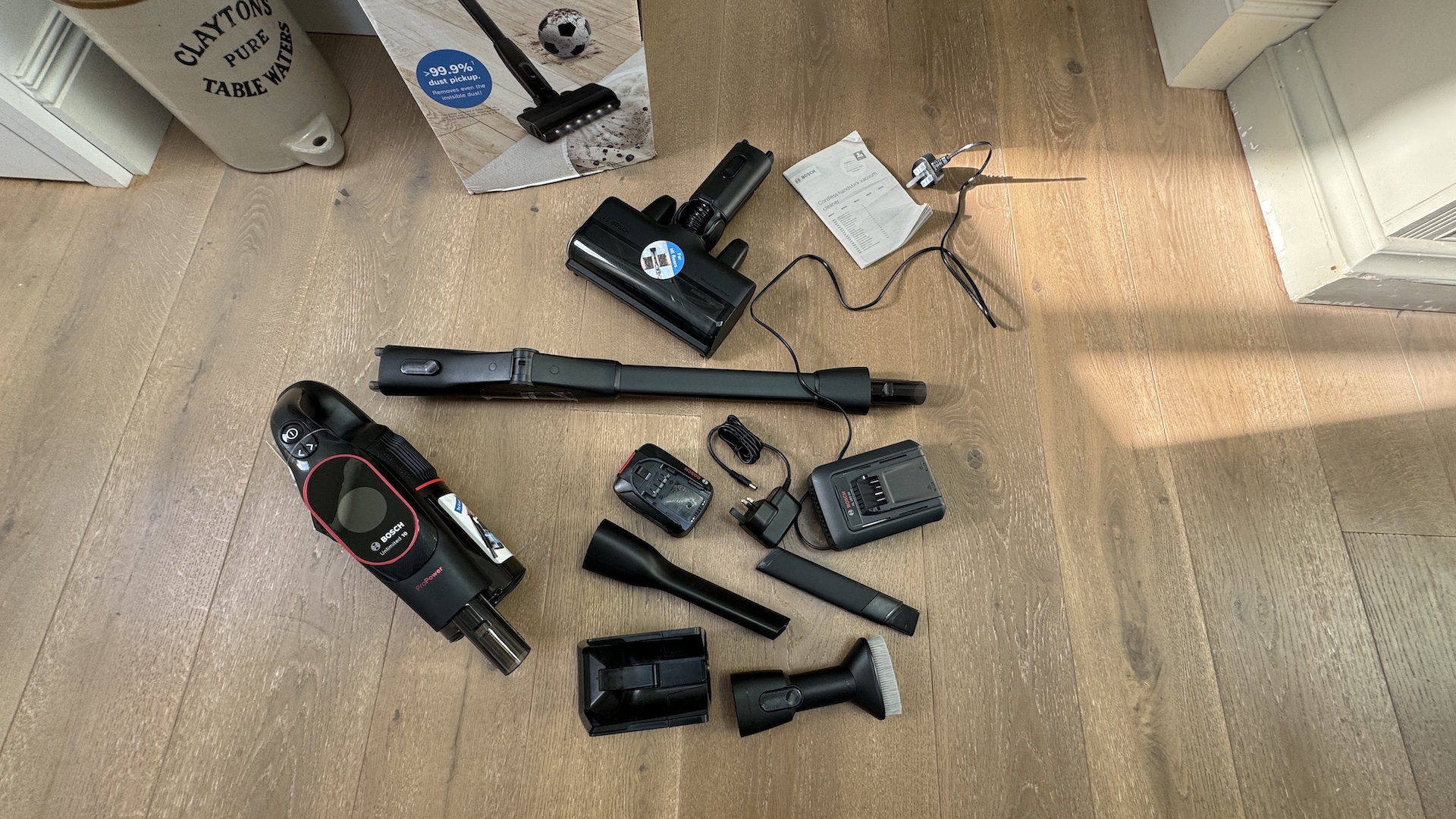 vacuum cleaner review box contents