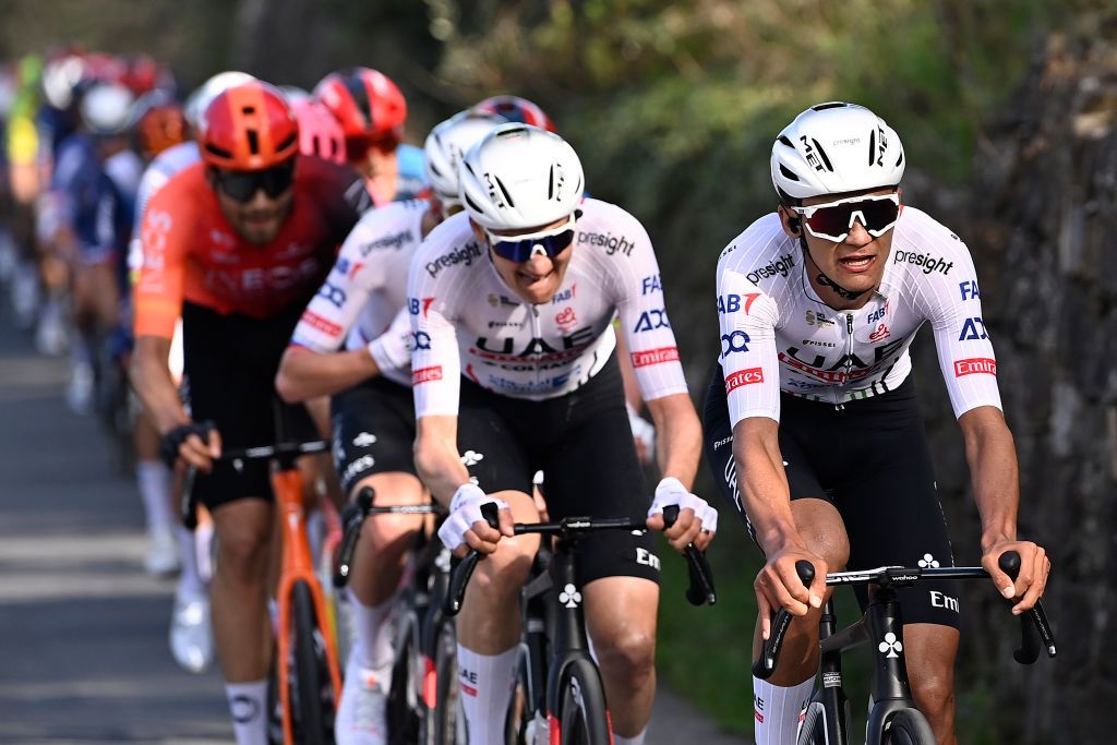 Isaac del Toro leads the peloton at Milano-Sanremo