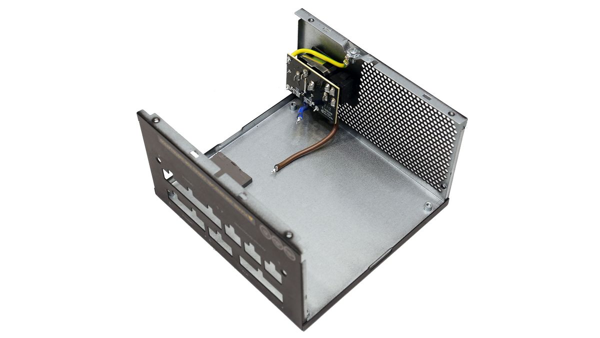 Gigabyte UD750GM