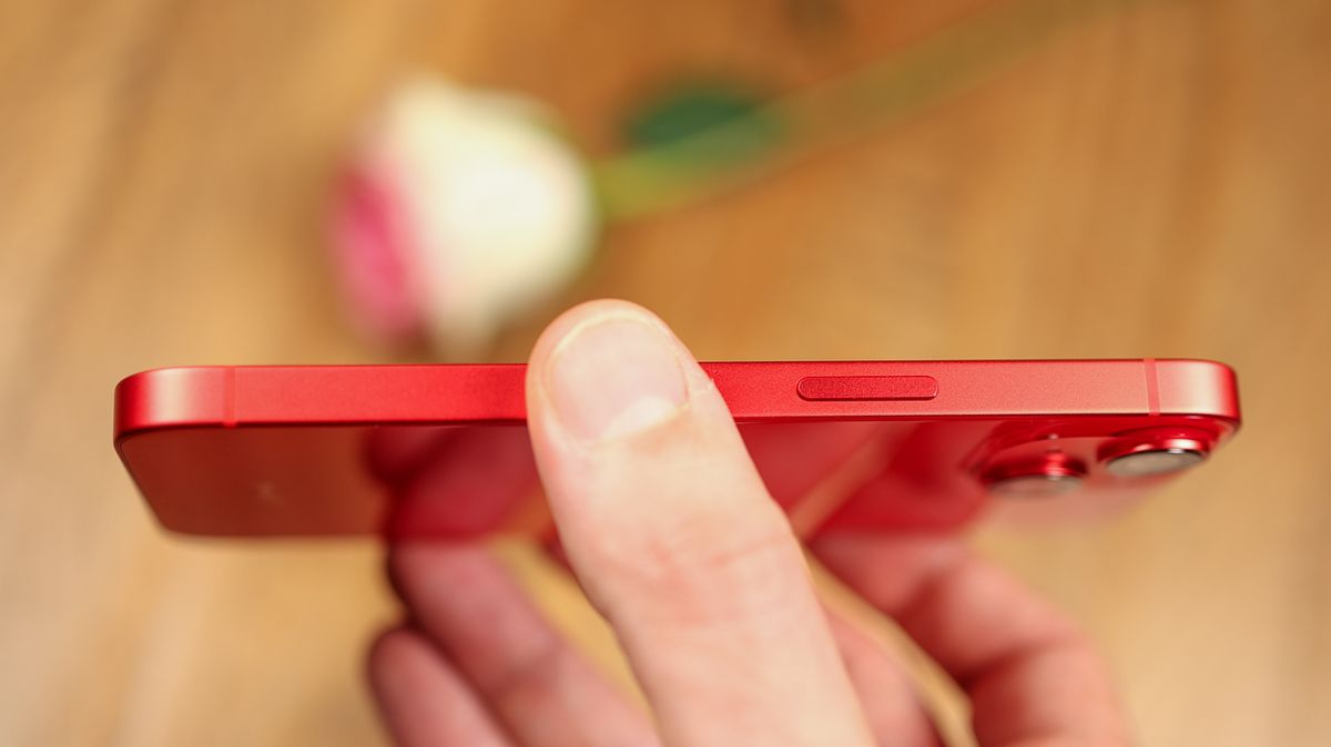 A photo of the iPhone 14 in red