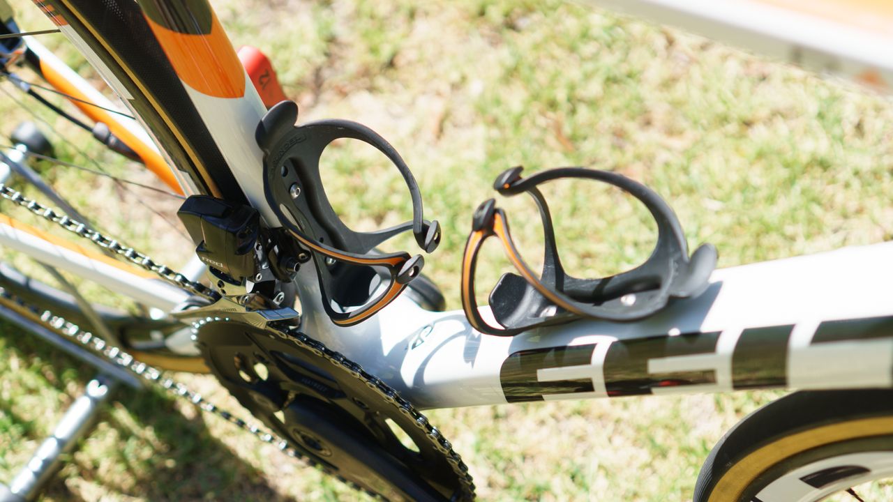 Colour coordinated Arundel Bando bottle cages