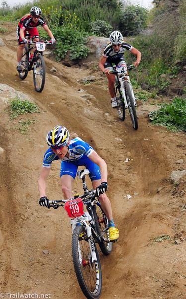 Catharine Pendrel (Luna Pro Team) trying to get away from her followers.