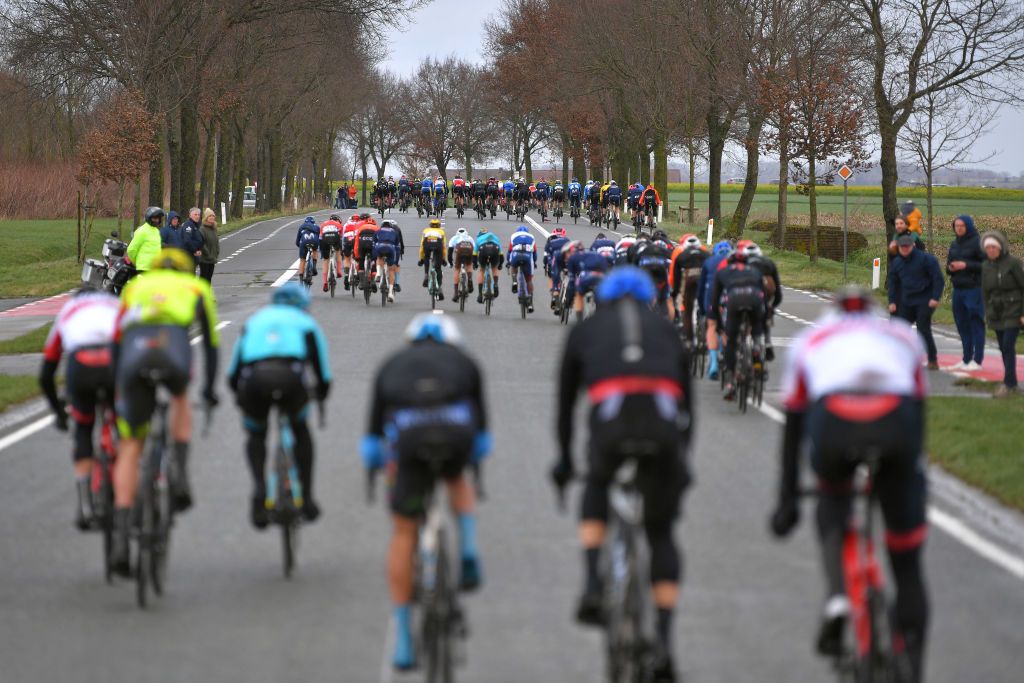 NINOVE BELGIUM FEBRUARY 29 Echelons due Crosswind Peloton Fans Public during the 75th Omloop Het Nieuwsblad 2020 Men Race a 200km race from Ghent to Ninove OmloopHNB OHN20 on February 29 2020 in Ninove Belgium Photo by Tim de WaeleGetty Images